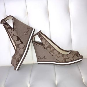 Like New NEVER worn Coach Open-Toe Wedges 😍